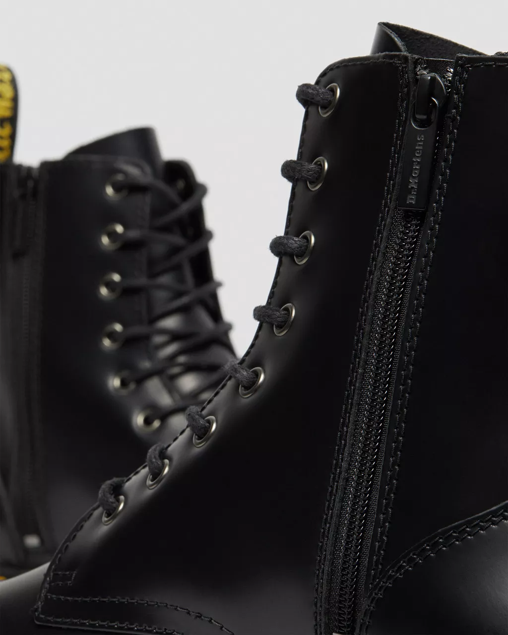 Dr. Martens Anfibi da donna platform in pelle Jadon neri - Image 6