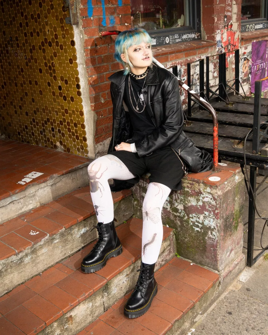 Dr. Martens Anfibi da donna platform in pelle Jadon neri - Image 7