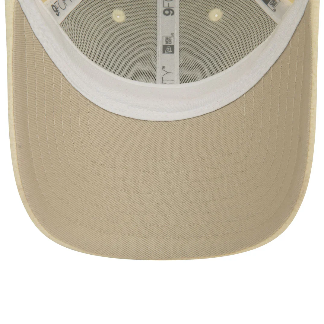 New Era Cappello Donna NY Yankees Cosy Beige - Image 5