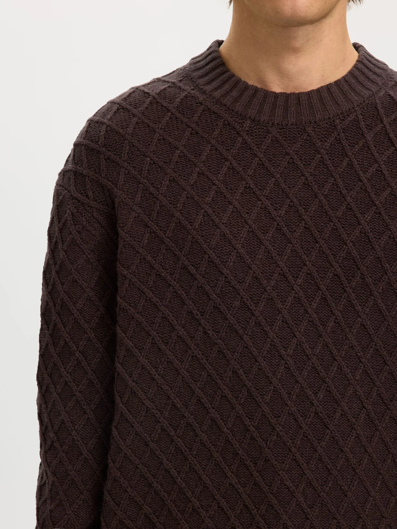 Selected Maglia in lana girocollo da uomo Patric marrone - Image 2