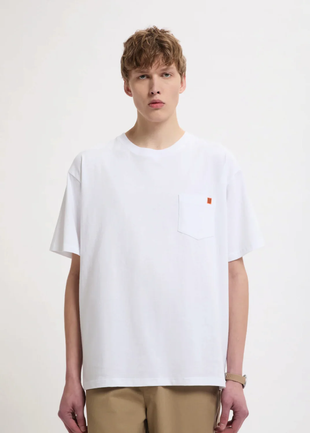 Universal Overall T-Shirt da uomo con taschino U2613219G bianca - Image 3
